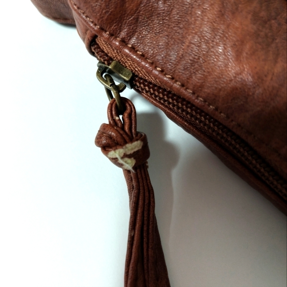 Bueno Faux Brown Leather Bag - Picture 10 of 12